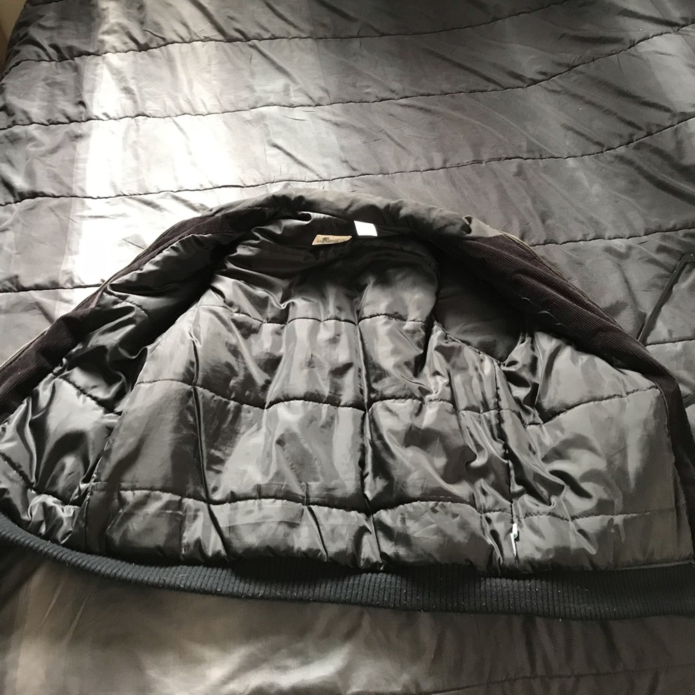 Vest - Picture 3 of 6